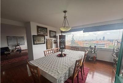Apartamento de 3 alcobas en venta en Chico Norte, Bogotá, 176 m² · foto 4 de 14