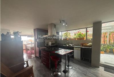 Apartamento de 3 alcobas en venta en Chico Norte, Bogotá, 176 m² · foto 5 de 14