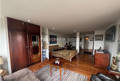 Apartamento de 3 alcobas en venta en Chico Norte, Bogotá, 176 m² · foto 8 de 14
