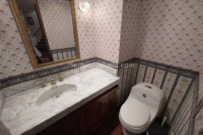 Apartamento de 3 alcobas en venta en Los Rosales, Bogotá, 200 m² · foto 10 de 10