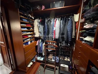 Apartamento de 3 alcobas en venta en Los Rosales, Bogotá, 200 m² · foto 9 de 10