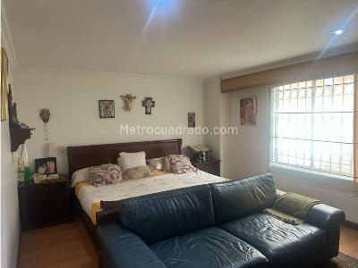 Apartamento de 3 alcobas en venta en Chico Norte, Bogotá, 188 m² · foto 14 de 17