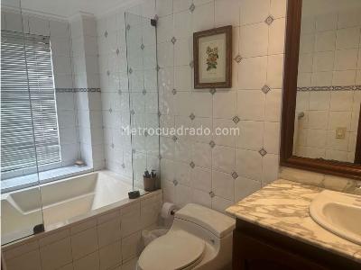 Apartamento de 3 alcobas en venta en Chico Norte, Bogotá, 188 m² · foto 15 de 17