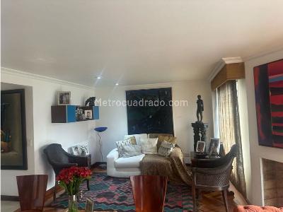 Apartamento de 3 alcobas en venta en Chico Norte, Bogotá, 188 m² · foto 3 de 17
