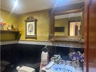 Apartamento de 3 alcobas en venta en Chico Norte, Bogotá, 188 m² · foto 8 de 17