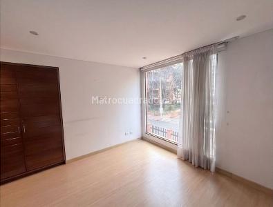 Apartamento de 3 alcobas en venta en Chico Virrey, Bogotá, 111 m² · foto 10 de 18