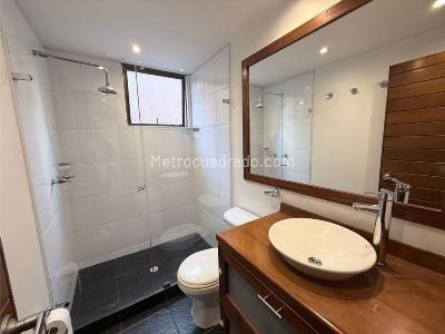 Apartamento de 3 alcobas en venta en Chico Virrey, Bogotá, 111 m² · foto 16 de 18