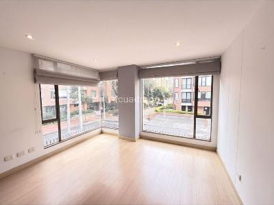 Apartamento de 3 alcobas en venta en Chico Virrey, Bogotá, 111 m² · foto 4 de 18