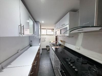 Apartamento de 3 alcobas en venta en Chico Virrey, Bogotá, 111 m² · foto 9 de 18