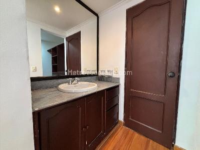 Apartamento de 3 alcobas en venta en Chico Norte, Bogotá, 120 m² · foto 9 de 11