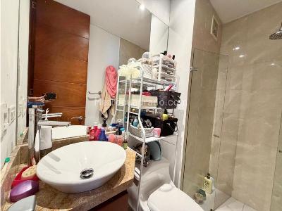 Apartamento de 1 alcoba en venta en Chico Norte, Bogotá, 50 m² · foto 7 de 10