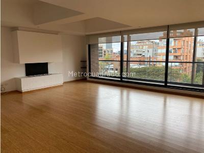 Apartamento de 3 alcobas en arriendo en La Cabrera, Bogotá, 264 m² · foto 3 de 13