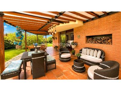 Casa de 4 alcobas en arriendo en Guaymaral, Bogotá, 311 m² · foto 2 de 20