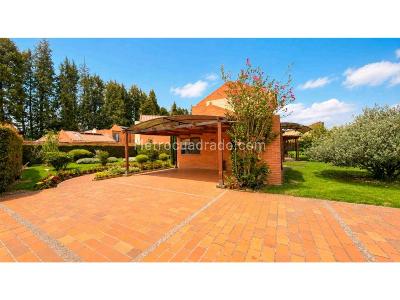 Casa de 4 alcobas en arriendo en Guaymaral, Bogotá, 311 m² · foto 4 de 20