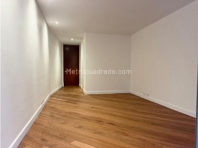 Apartamento de 1 alcoba en arriendo en Chico Norte, Bogotá, 70 m² · foto 5 de 10