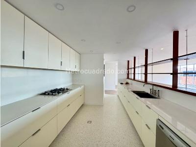 Apartamento de 4 alcobas en venta en Los Rosales, Bogotá, 340 m² · foto 4 de 20