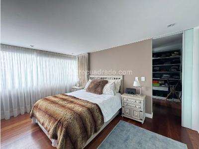 Apartamento de 3 alcobas en venta en Los Rosales, Bogotá, 205 m² · foto 14 de 20