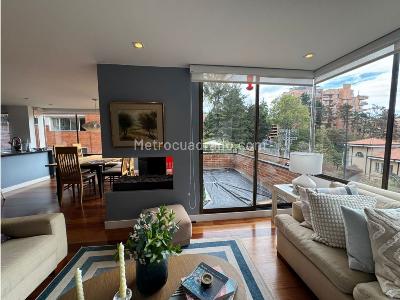 Apartamento de 3 alcobas en venta en Los Rosales, Bogotá, 205 m² · foto 3 de 20