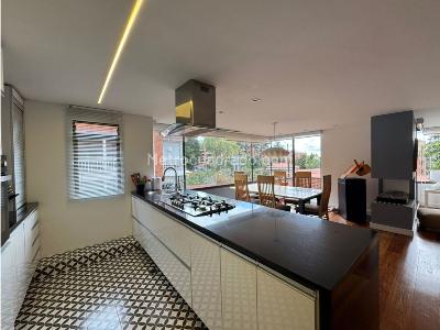 Apartamento de 3 alcobas en venta en Los Rosales, Bogotá, 205 m² · foto 8 de 20