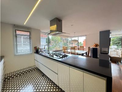 Apartamento de 3 alcobas en venta en Los Rosales, Bogotá, 205 m² · foto 9 de 20