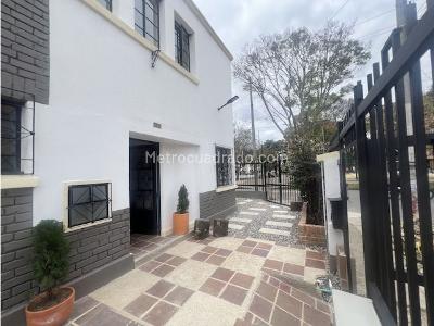 Casa de 5 alcobas en venta en Teusaquillo, Bogotá, 261 m² · foto 13 de 13