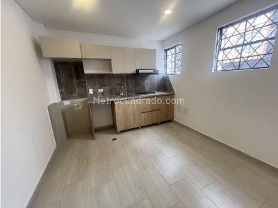 Casa de 5 alcobas en venta en Teusaquillo, Bogotá, 261 m² · foto 2 de 13