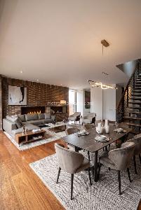 Apartamento de 3 alcobas en venta en Los Rosales, Bogotá, 180 m² · foto 2 de 12