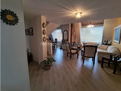Apartamento de 3 alcobas en venta en Pasadena, Bogotá, 134 m² · foto 3 de 20