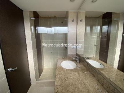Apartamento de 3 alcobas en venta en San Jose De Bavaria, Bogotá, 97 m² · foto 7 de 10