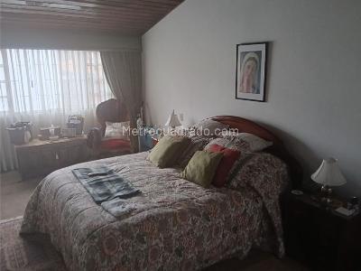 Casa de 5 alcobas en venta en Niza, Bogotá, 300 m² · foto 10 de 15