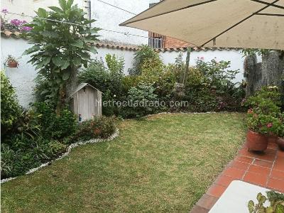 Casa de 5 alcobas en venta en Niza, Bogotá, 300 m² · foto 4 de 15