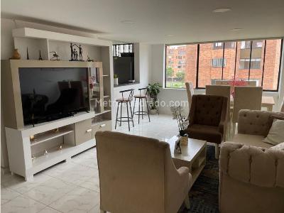 Apartamento de 2 alcobas en venta en Niza, Bogotá, 98 m² · foto 2 de 20