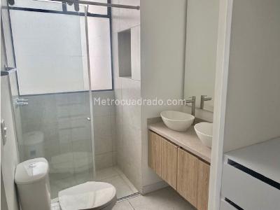 Apartamento de 3 alcobas en venta en Cedro Golf, Bogotá, 79 m² · foto 10 de 16