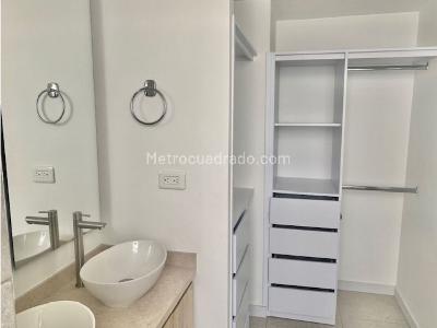 Apartamento de 3 alcobas en venta en Cedro Golf, Bogotá, 79 m² · foto 12 de 16