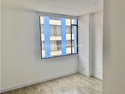 Apartamento de 3 alcobas en venta en Cedro Golf, Bogotá, 79 m² · foto 8 de 16