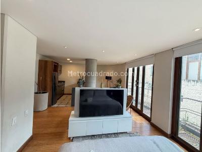 Apartamento de 1 alcoba en venta en La Candelaria, Bogotá, 44 m² · foto 2 de 20