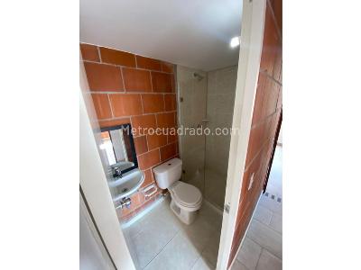 Apartamento de 3 alcobas en venta en Pajarito, Medellín, 53 m² · foto 4 de 11