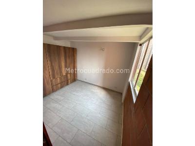 Apartamento de 3 alcobas en venta en Pajarito, Medellín, 53 m² · foto 9 de 11