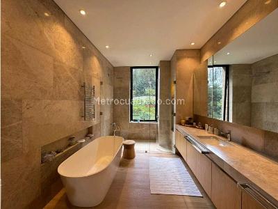 Apartamento de 3 alcobas en venta en Los Rosales, Bogotá, 355 m² · foto 10 de 20