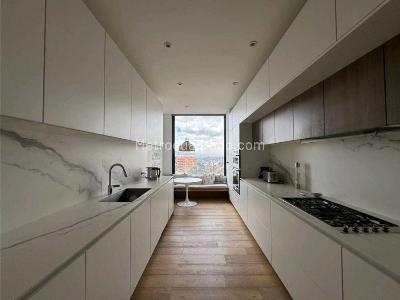 Apartamento de 3 alcobas en venta en Los Rosales, Bogotá, 355 m² · foto 3 de 20
