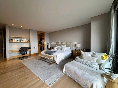 Apartamento de 3 alcobas en venta en Los Rosales, Bogotá, 355 m² · foto 8 de 20