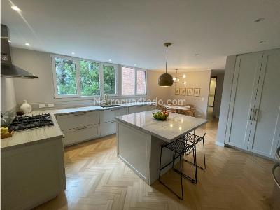 Apartamento de 3 alcobas en venta en La Cabrera, Bogotá, 303 m² · foto 7 de 20