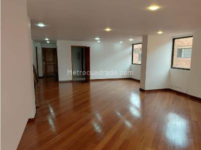 Apartamento de 3 alcobas en venta en Usaquen, Bogotá, 164 m² · foto 2 de 20