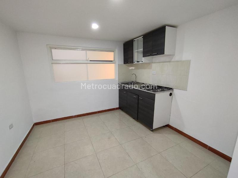 Edificio de Oficinas en Venta, CIUDAD JARDIN NORTE, Bogotá D.C. - Más