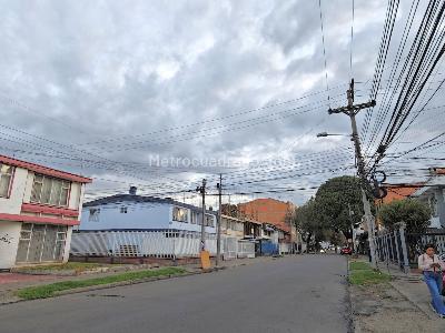 Casa de 4 alcobas en venta en Normandia, Bogotá, 500 m² · foto 3 de 20