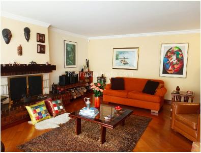 Casa de 3 alcobas en venta en Recodo Del Country, Bogotá, 360 m² · foto 2 de 16