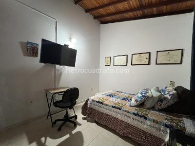 Casa de 3 alcobas en venta en Prados Del Este, Cúcuta, 72 m² · foto 2 de 9