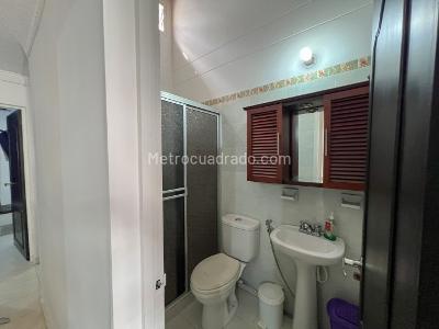 Casa de 3 alcobas en venta en Prados Del Este, Cúcuta, 72 m² · foto 5 de 9