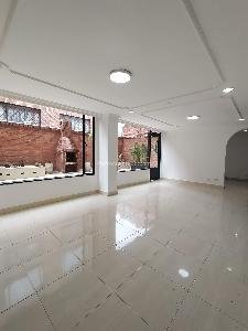 Apartment for rent in Santa Barbara Central, Bogotá