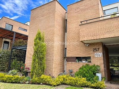 Casa de 3 alcobas en venta en Via Chia Cajica, Cajicá, 160 m² · foto 1 de 20